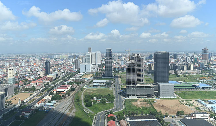 IMF maintains Cambodia’s growth at 4% in 2026 amid global shocks